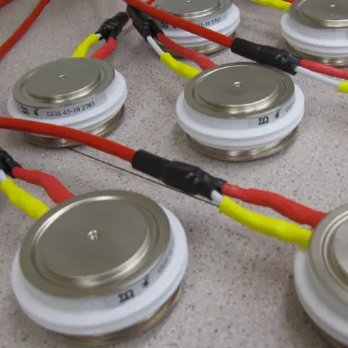 Photo de thyristors GTO par Electro Ohms